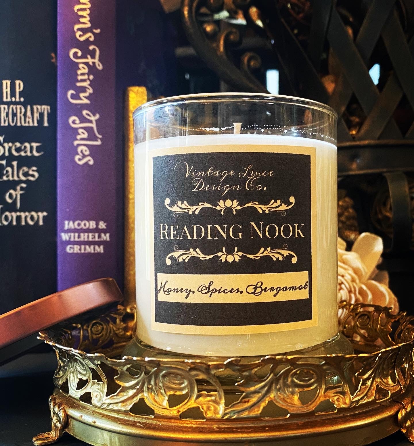 Reading Nook 10 Oz. Luxury Soy Wax Candle Vintage Honeyed Amber Fragrance