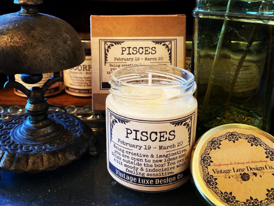 Pisces Astrology Soy Wax Candle Infused with Clear Quartz Gemstones - Perfect for Zodiac Lover Birthdays and Gifts!