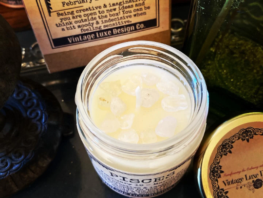 Pisces Astrology Soy Wax Candle Infused with Clear Quartz Gemstones - Perfect for Zodiac Lover Birthdays and Gifts!