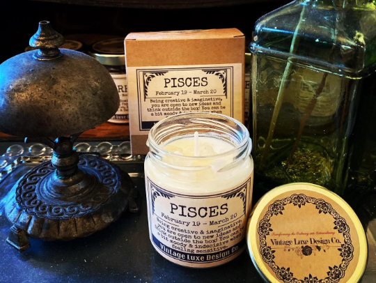 Pisces Astrology Soy Wax Candle Infused with Clear Quartz Gemstones - Perfect for Zodiac Lover Birthdays and Gifts!